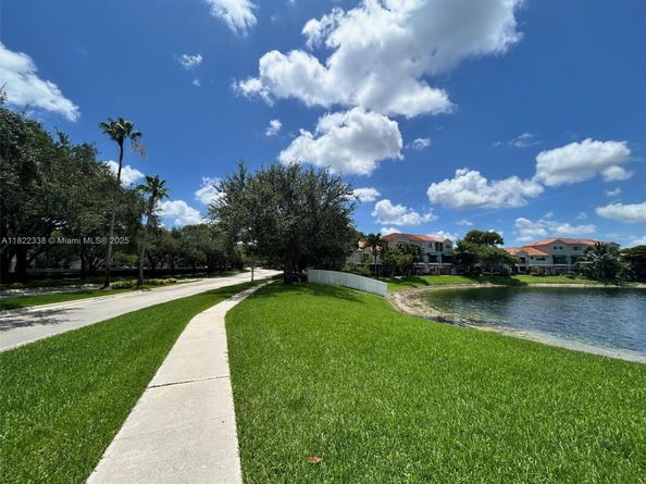 12666 NW 14th Pl 12666, Sunrise FL 33323
