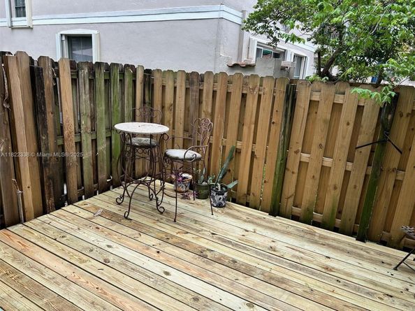 12666 NW 14th Pl 12666, Sunrise FL 33323