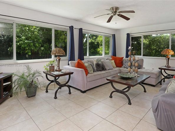 3000 Hollywood Blvd, Hollywood FL 33021