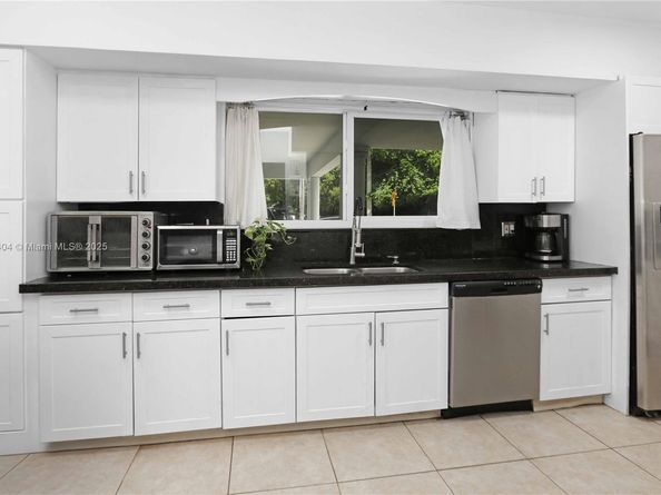 3000 Hollywood Blvd, Hollywood FL 33021