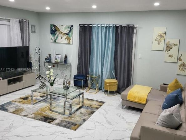 1747 Rodman St 110, Hollywood FL 33020