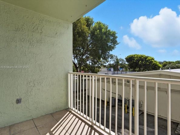 616 NW 26th Ave 210, Miami FL 33125