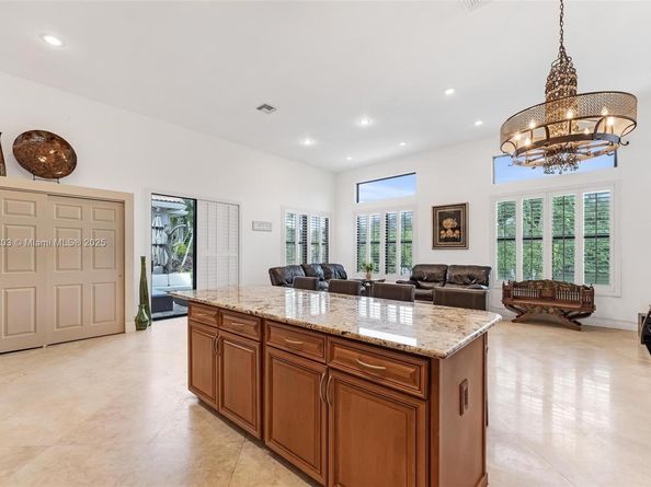 2864 E Abiaca Cir, Davie FL 33328