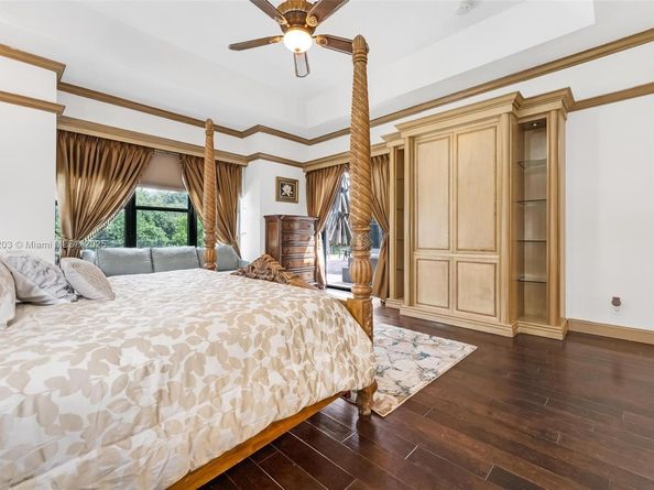 2864 E Abiaca Cir, Davie FL 33328