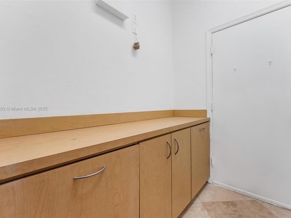 2864 E Abiaca Cir, Davie FL 33328