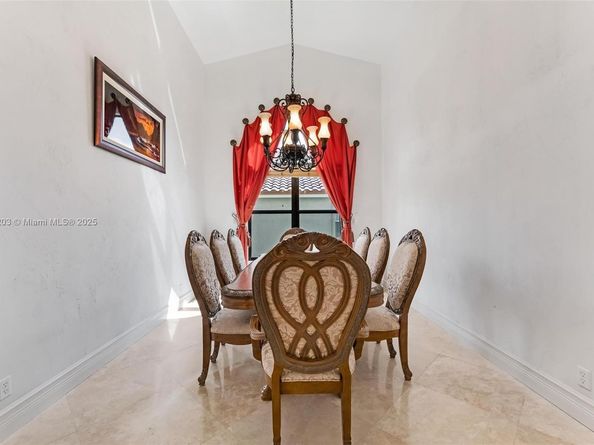 2864 E Abiaca Cir, Davie FL 33328