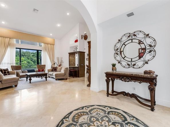 2864 E Abiaca Cir, Davie FL 33328