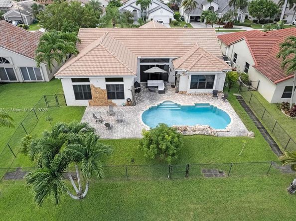 2864 E Abiaca Cir, Davie FL 33328