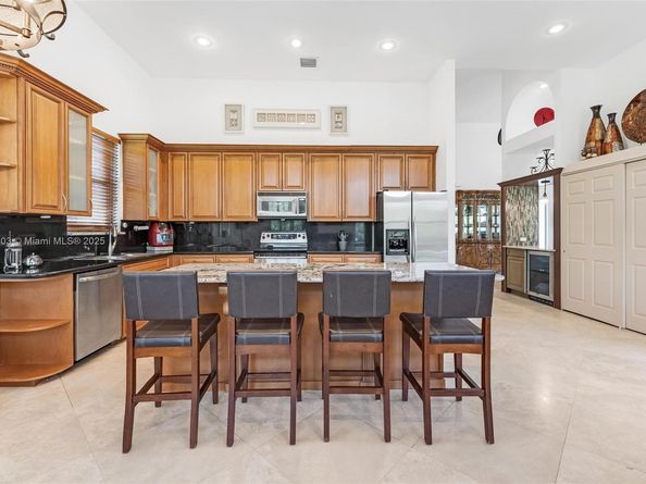 2864 E Abiaca Cir, Davie FL 33328