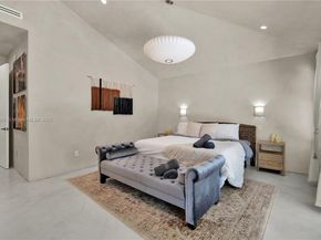 520 Bay Point Rd, Miami FL 33137