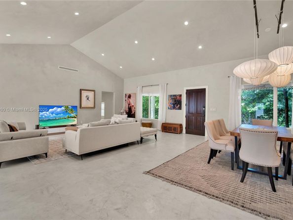 520 Bay Point Rd, Miami FL 33137