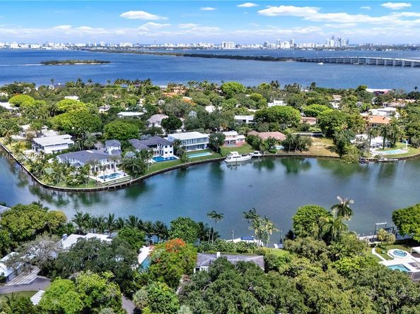 520 Bay Point Rd, Miami FL 33137