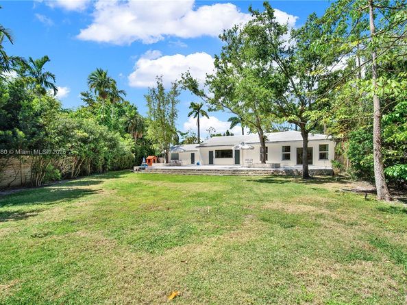 520 Bay Point Rd, Miami FL 33137