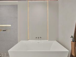 520 Bay Point Rd, Miami FL 33137