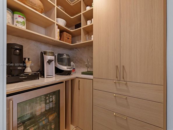 2678 Tigertail Ave 1806, Miami FL 33133