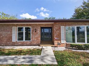 6621 E Tropical Way, Plantation FL 33317