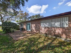 6621 E Tropical Way, Plantation FL 33317