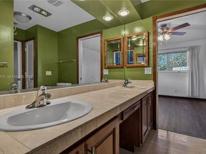 6621 E Tropical Way, Plantation FL 33317