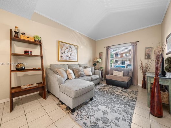 4948 Tradewinds Ter 504, Dania Beach FL 33312