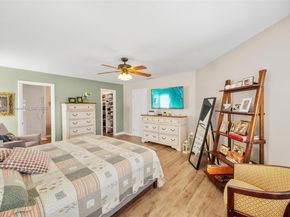 9909 NW 52nd Ln, Doral FL 33178