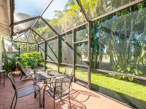 9909 NW 52nd Ln, Doral FL 33178
