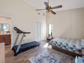 9909 NW 52nd Ln, Doral FL 33178