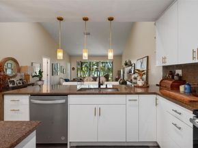 9909 NW 52nd Ln, Doral FL 33178