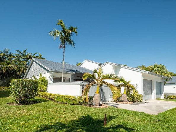 9909 NW 52nd Ln, Doral FL 33178