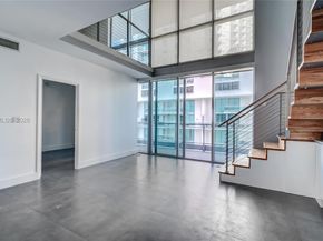 90 SW 3rd St TH706, Miami FL 33130