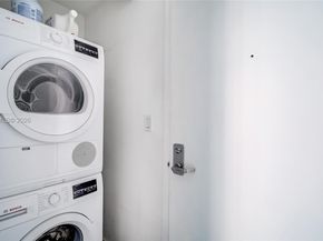 90 SW 3rd St TH706, Miami FL 33130