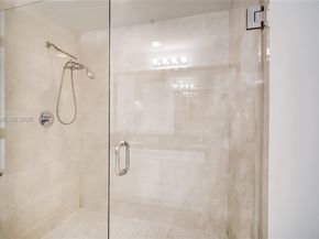 90 SW 3rd St TH706, Miami FL 33130