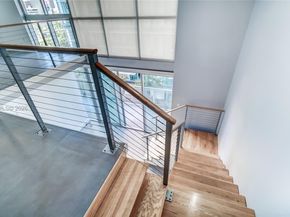 90 SW 3rd St TH706, Miami FL 33130