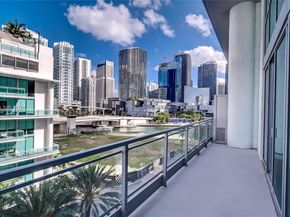 90 SW 3rd St TH706, Miami FL 33130