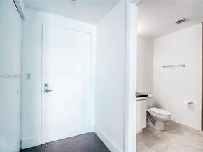 90 SW 3rd St TH706, Miami FL 33130