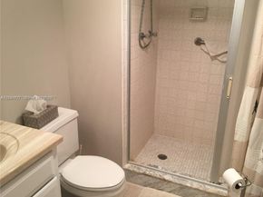 311 S Hollybrook Dr 202, Pembroke Pines FL 33025