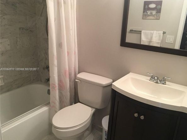 311 S Hollybrook Dr 202, Pembroke Pines FL 33025