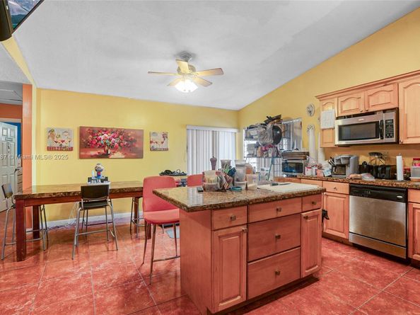 10058 SW 156th Ct, Miami FL 33196