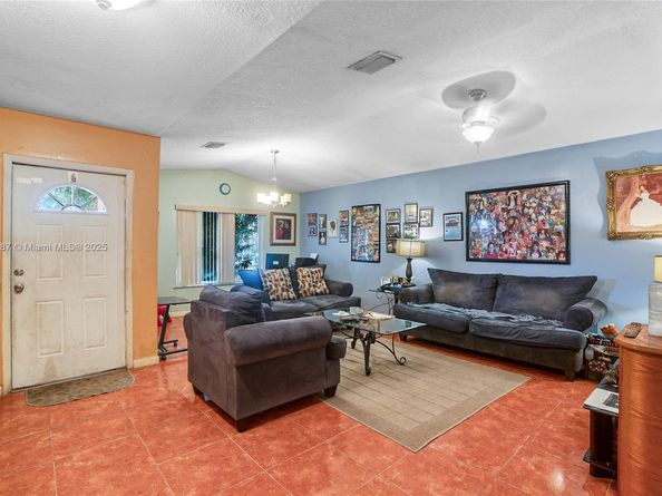 10058 SW 156th Ct, Miami FL 33196