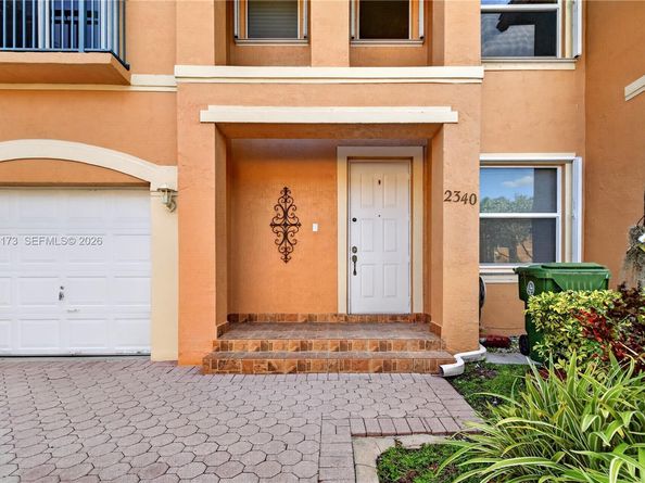 2340 NW 161st Ave, Pembroke Pines FL 33028
