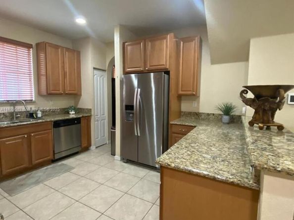 27049 SW 142nd Ave, Homestead FL 33032