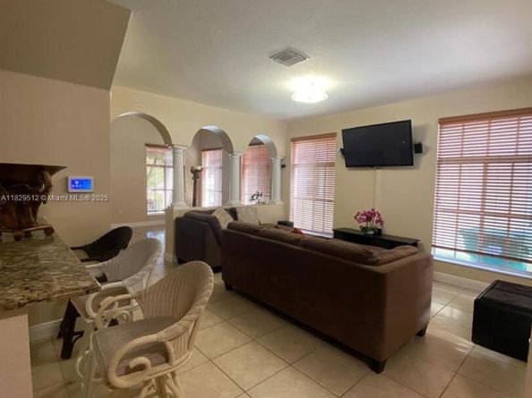 27049 SW 142nd Ave, Homestead FL 33032