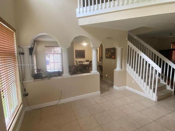 27049 SW 142nd Ave, Homestead FL 33032