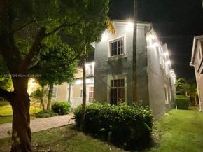 27049 SW 142nd Ave, Homestead FL 33032
