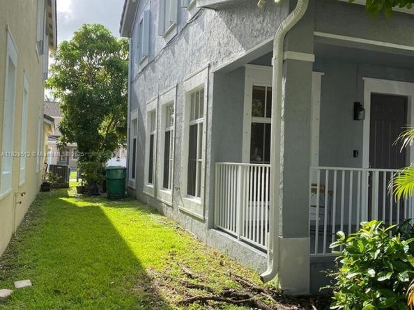 27049 SW 142nd Ave, Homestead FL 33032