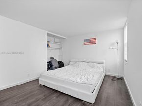 437 Golden Isles Dr 5J, Hallandale Beach FL 33009