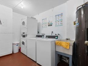 437 Golden Isles Dr 5J, Hallandale Beach FL 33009
