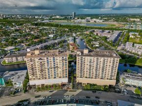 437 Golden Isles Dr 5J, Hallandale Beach FL 33009