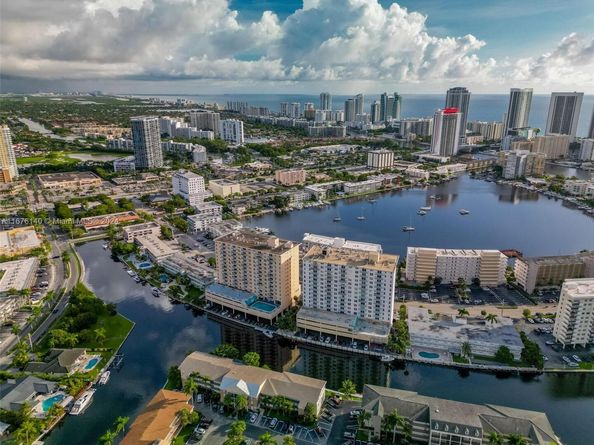437 Golden Isles Dr 5J, Hallandale Beach FL 33009