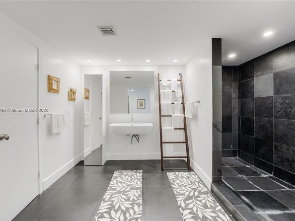 1700 NE 105th St 108, Miami Shores FL 33138