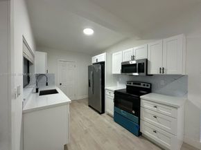 860 NW 171st St, Miami Gardens FL 33169